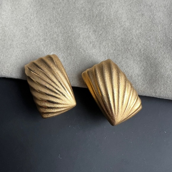 Vendome Gold Shell Clip-On Earrings - Picture 6 of 6